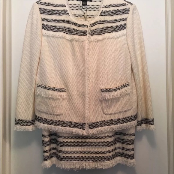 St. John Other - St John suit skirt and jacket size 6 NEW